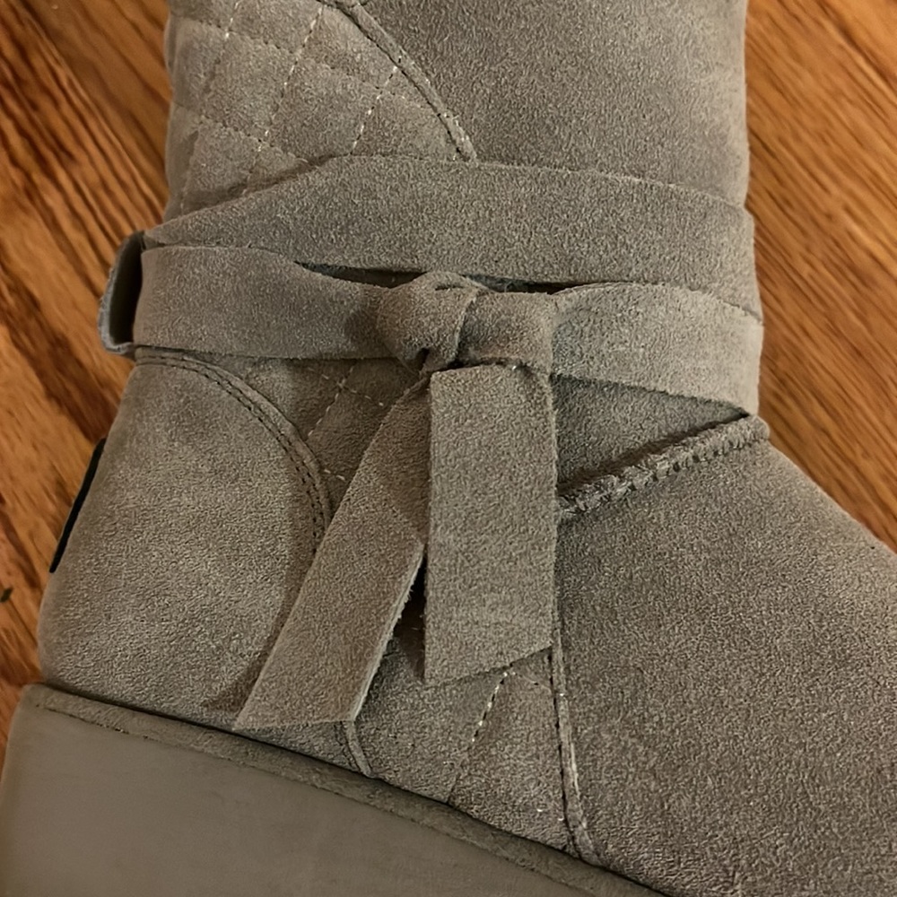 Bearpaw Gray Suede Boots size7 - Picture 6 of 6